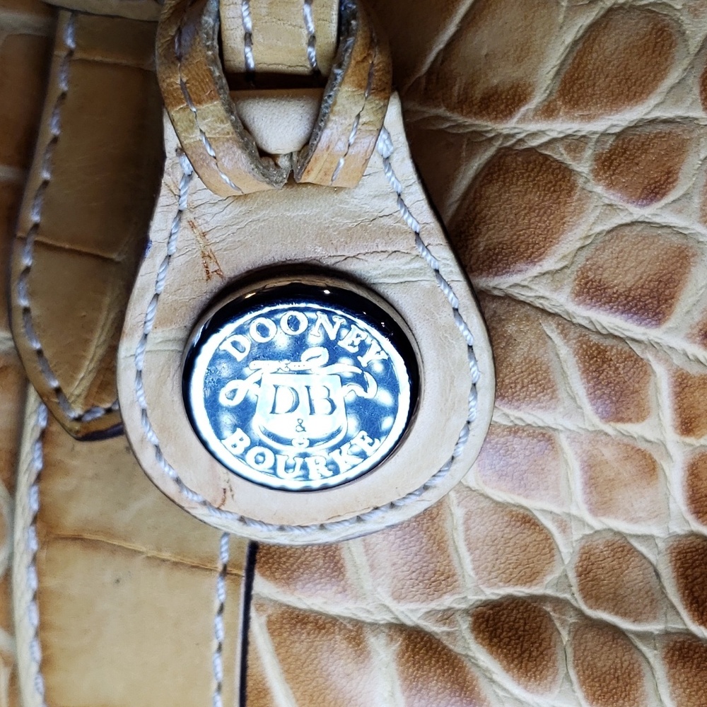 Purse - Picture 2 of 4